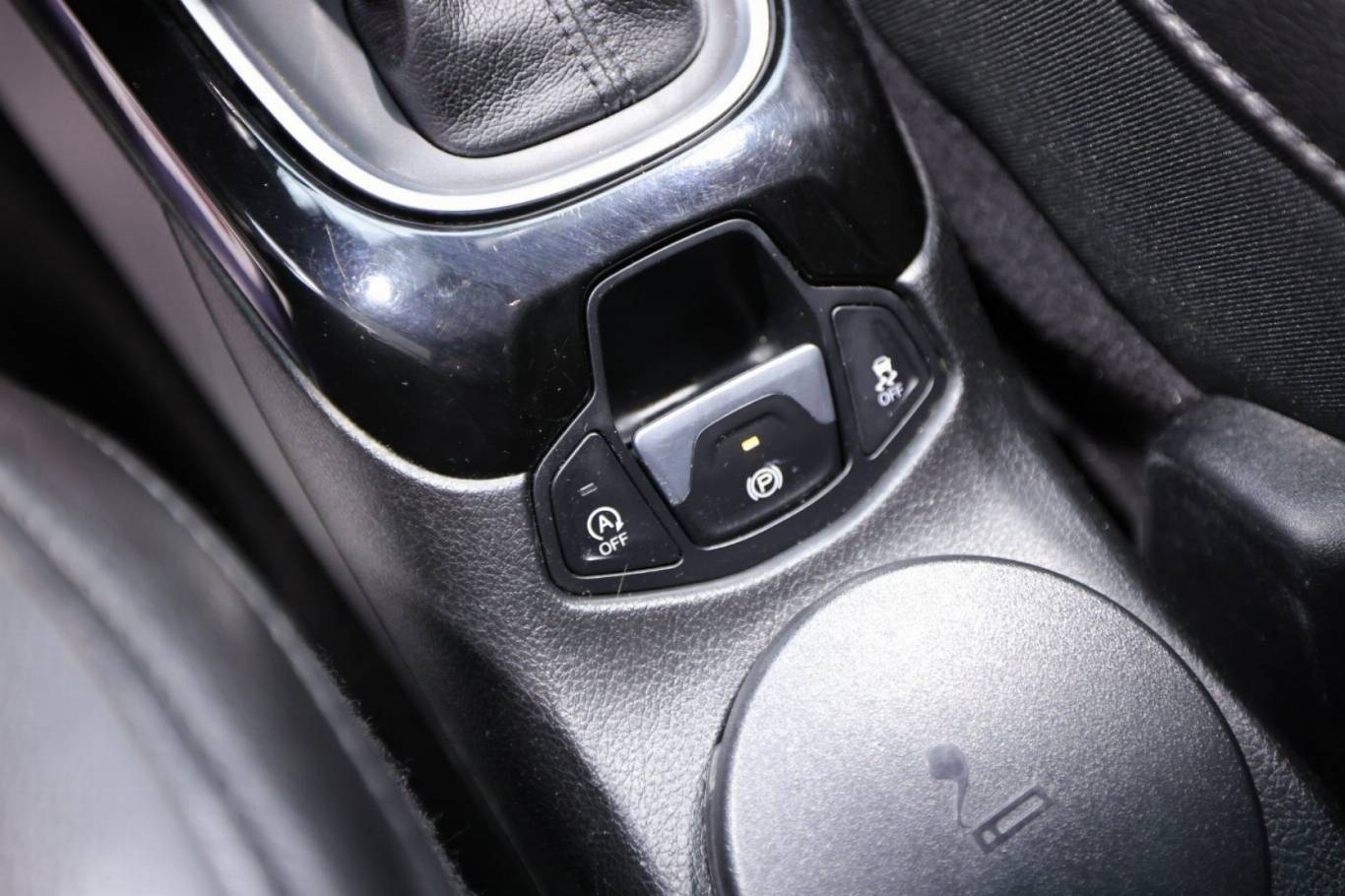 JEEP Compass 32