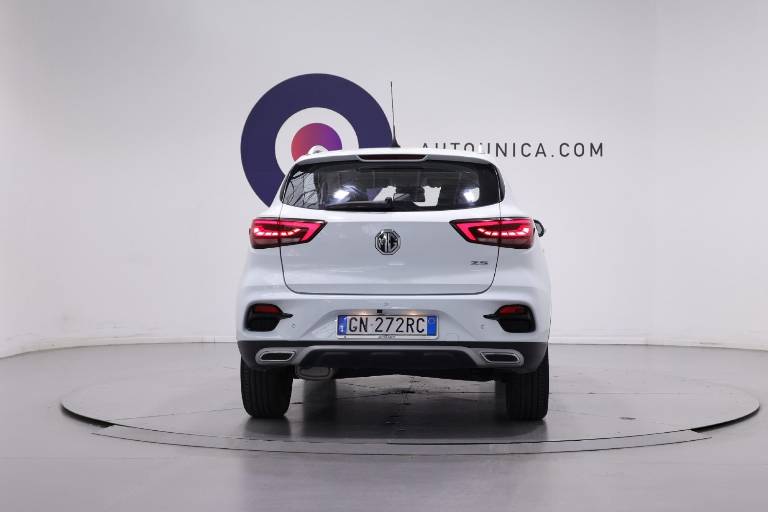 MG ZS 17