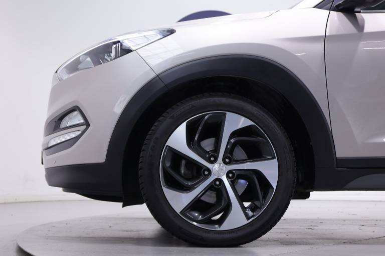 HYUNDAI Tucson 17