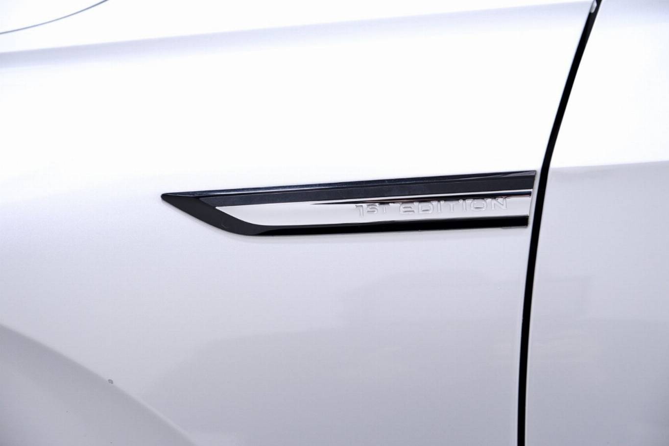VOLKSWAGEN Golf 64
