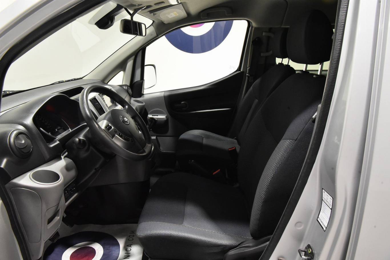 NISSAN NV200 4