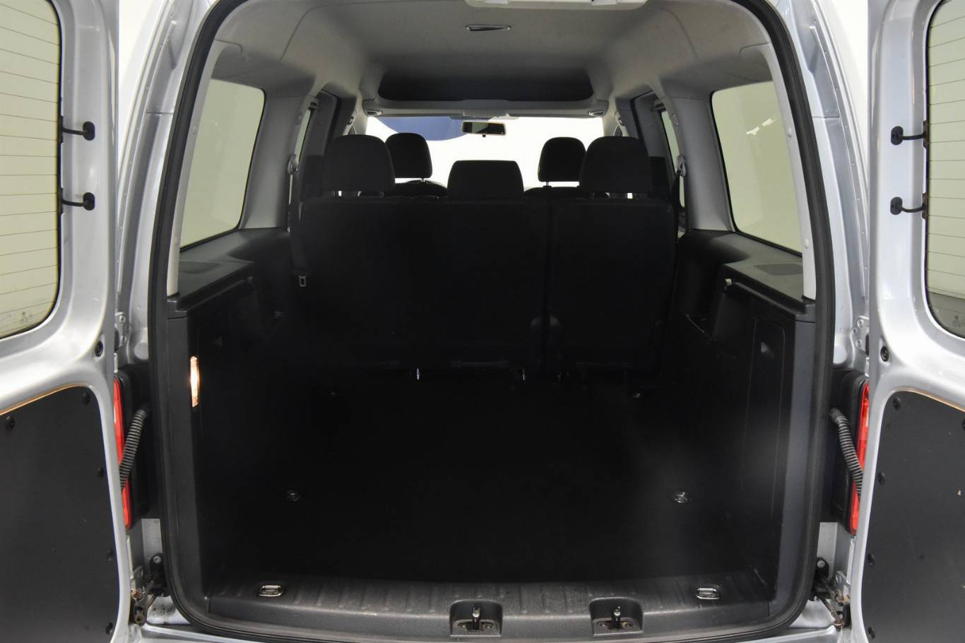 VOLKSWAGEN Caddy 13