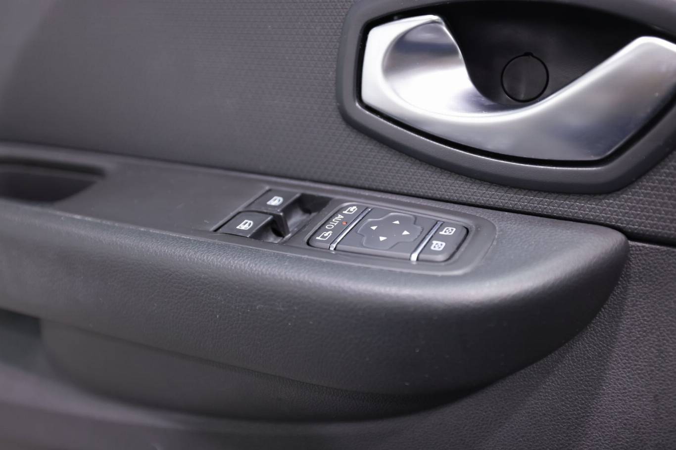 RENAULT Clio 25