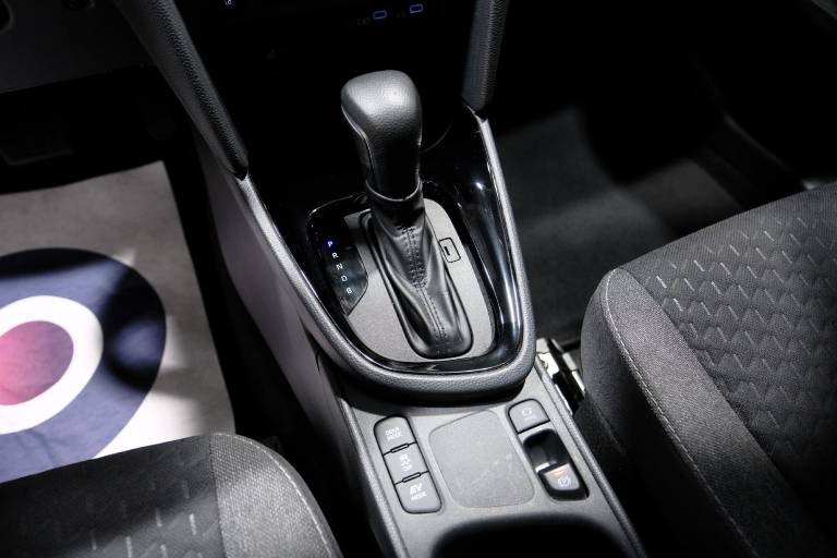 TOYOTA Yaris Cross 30