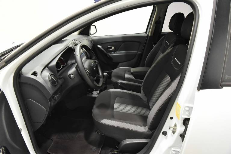 DACIA Sandero 16