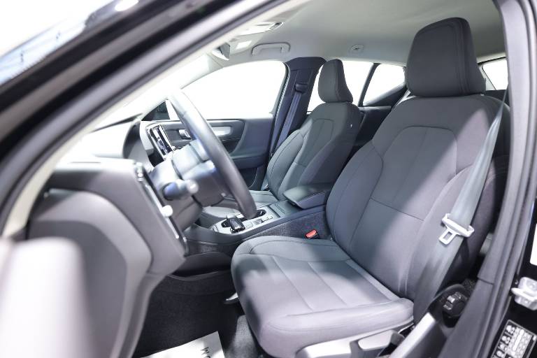 VOLVO XC40 6