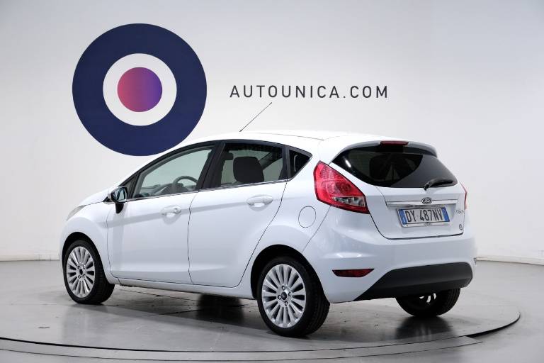 FORD Fiesta 16