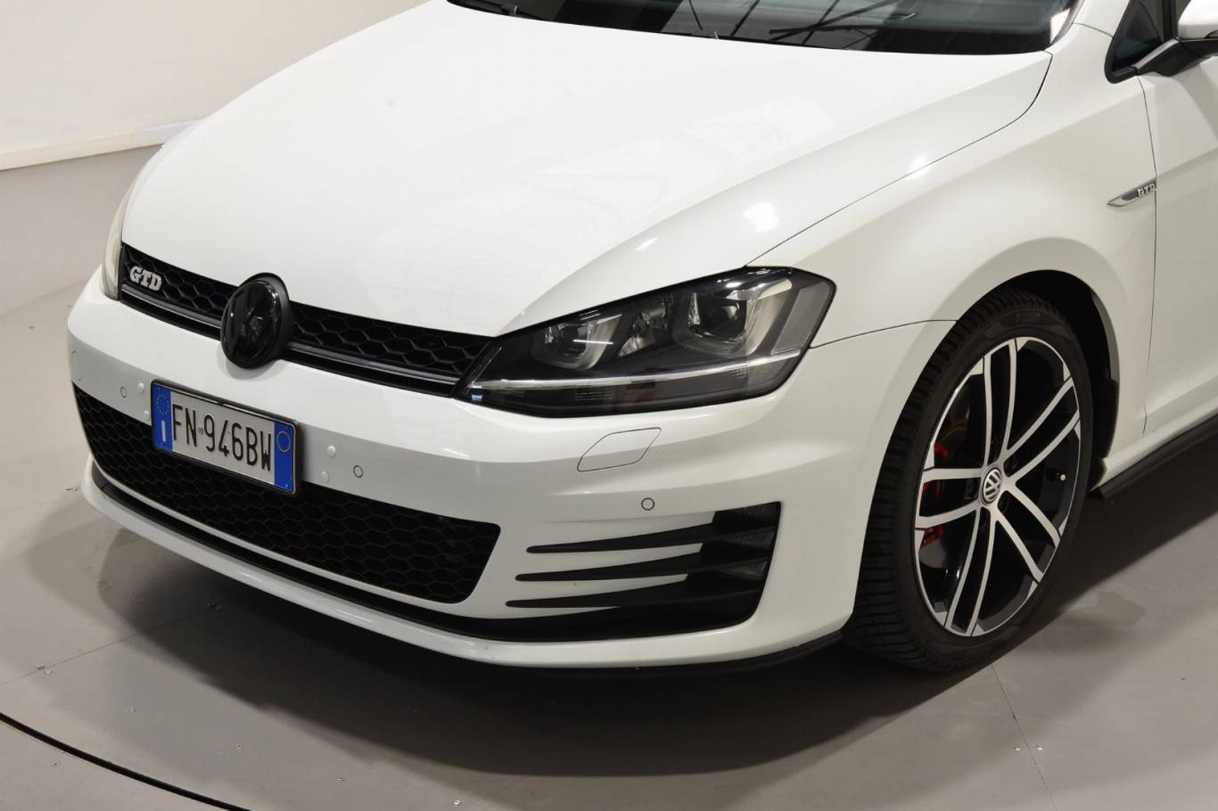 VOLKSWAGEN Golf GTD 52
