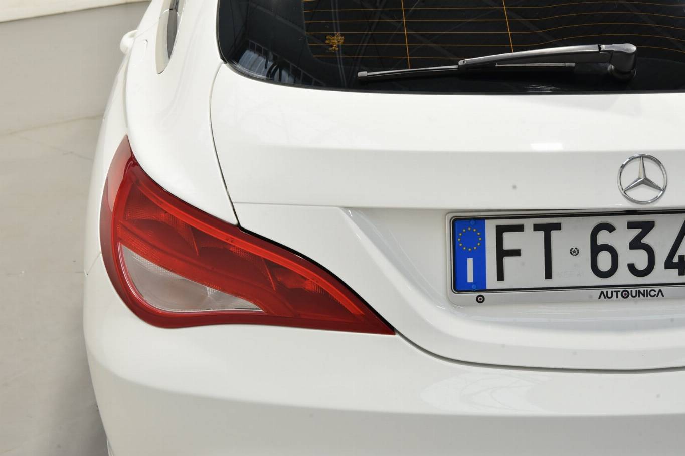 MERCEDES-BENZ CLA 180 32