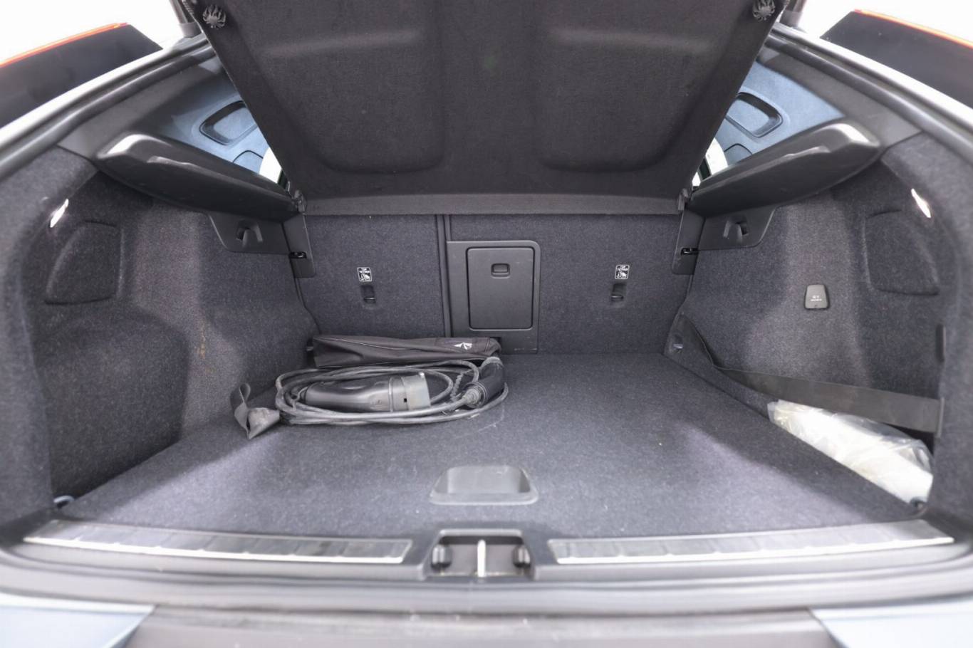 VOLVO XC40 51