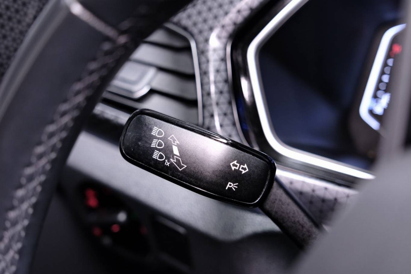 VOLKSWAGEN T-Cross 23