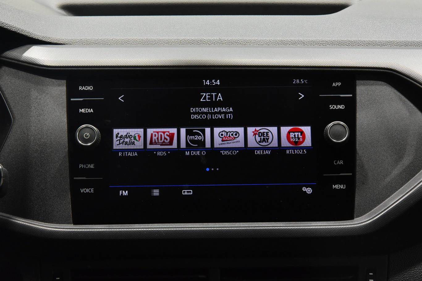 VOLKSWAGEN T-Cross 12