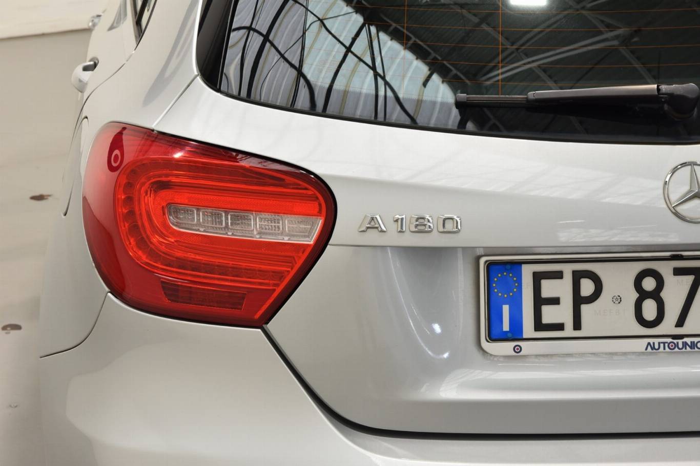 MERCEDES-BENZ A 180 35