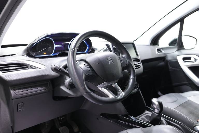 PEUGEOT 2008 5