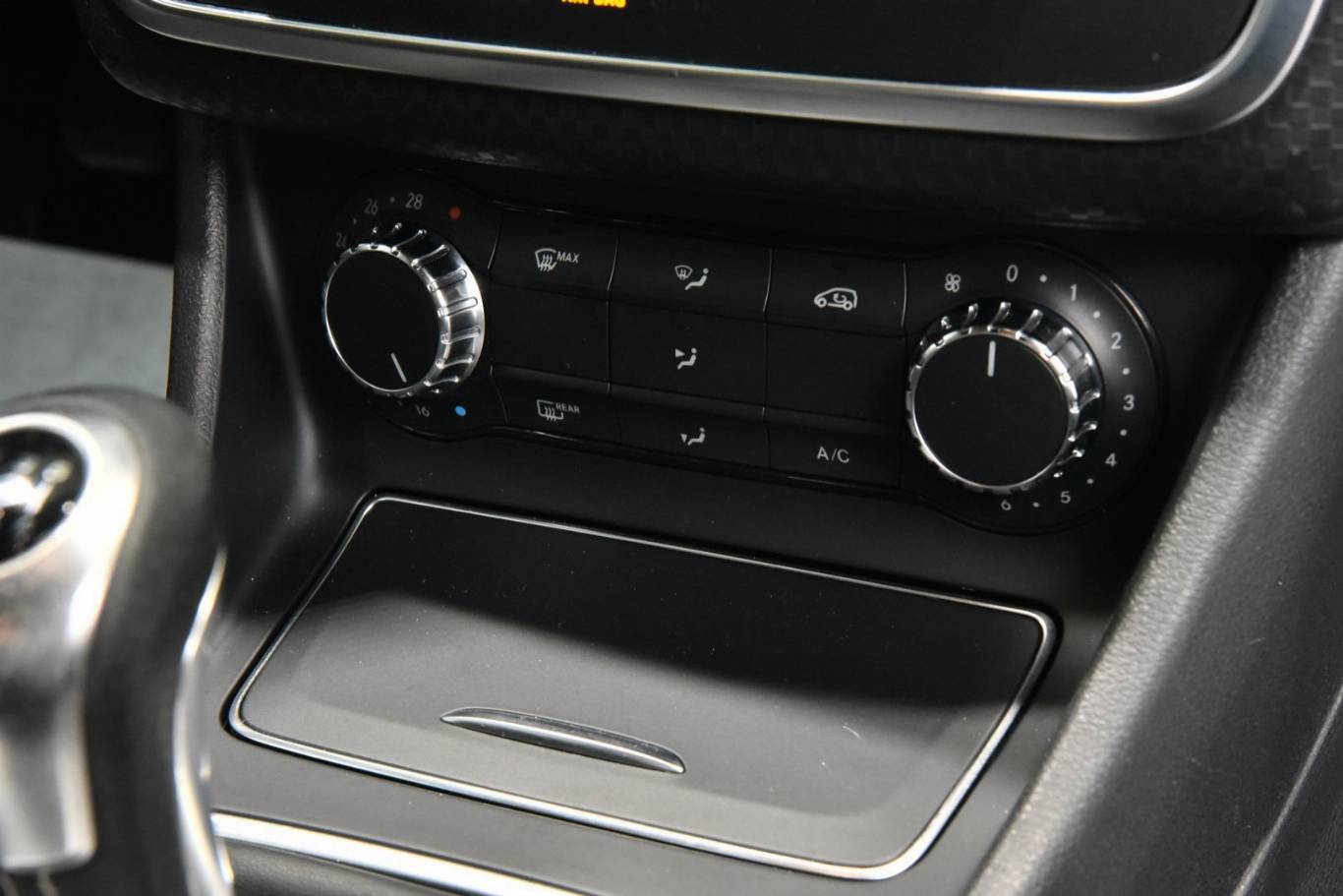 MERCEDES-BENZ A 180 10