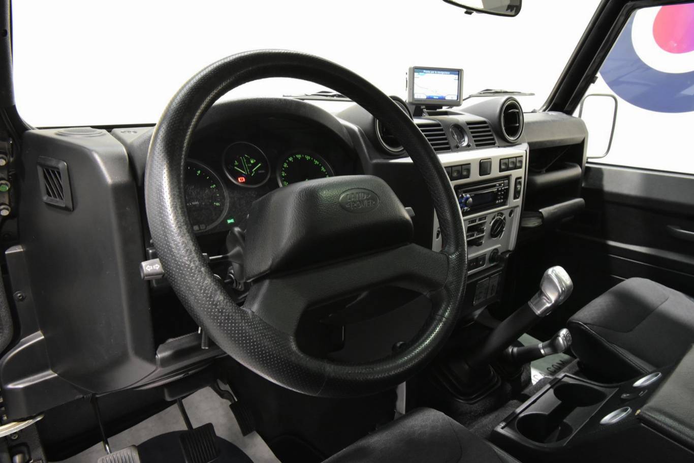 LAND ROVER Defender 3