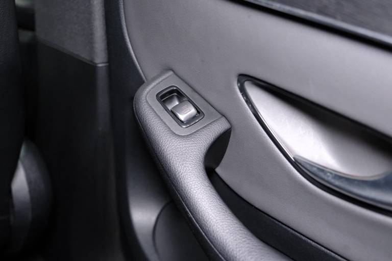 MERCEDES-BENZ GLC 200 52