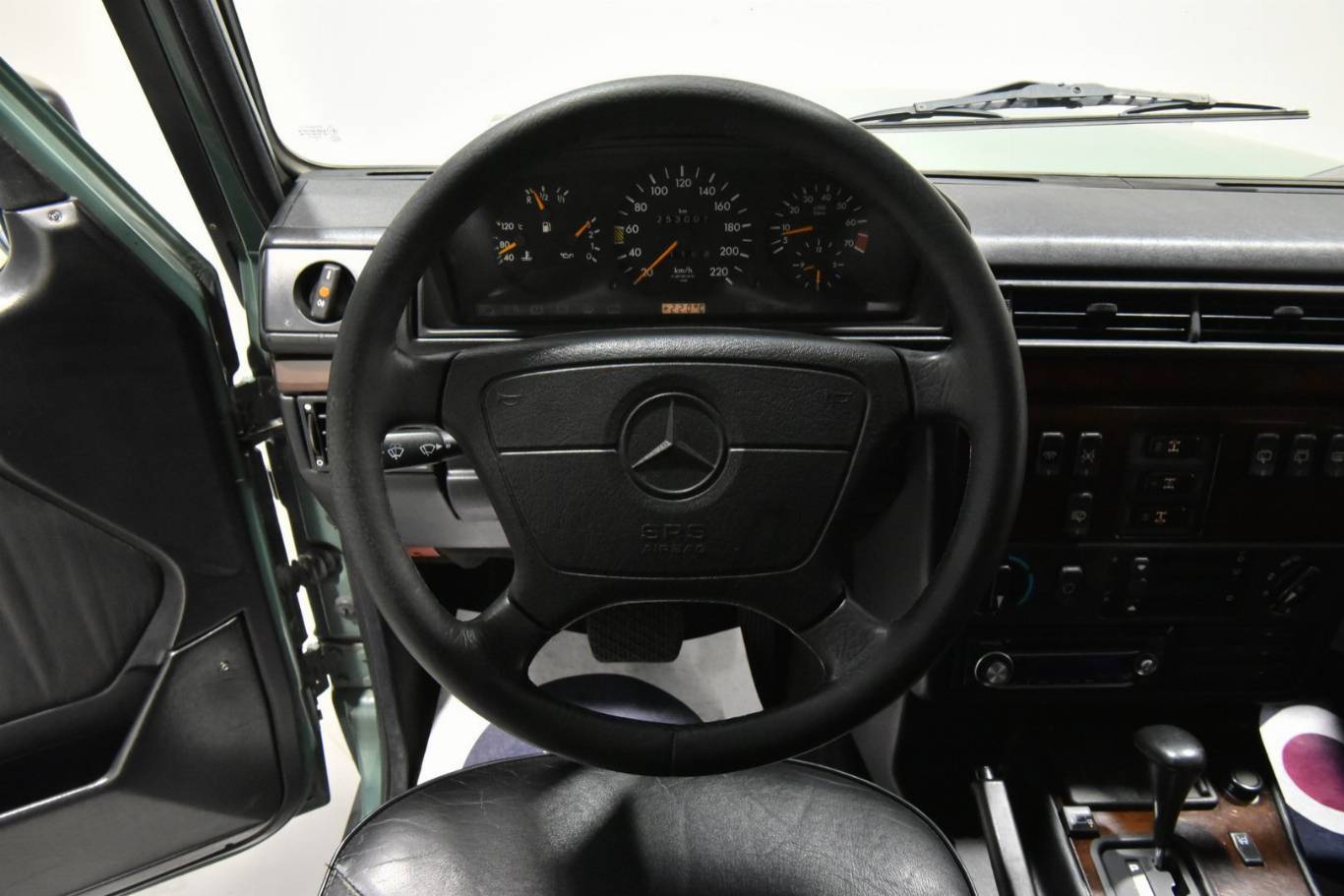 MERCEDES-BENZ G 320 23