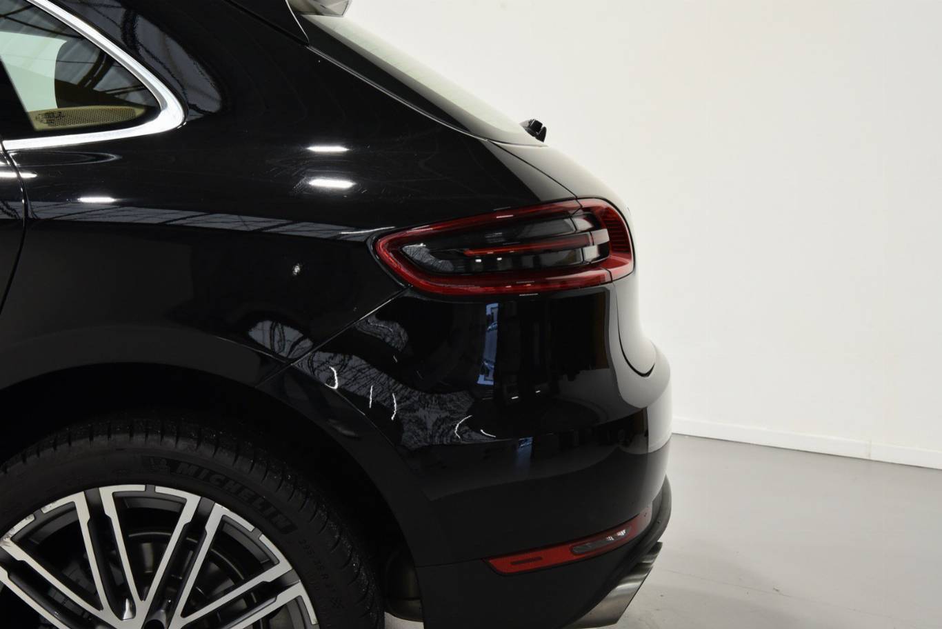 PORSCHE Macan 37