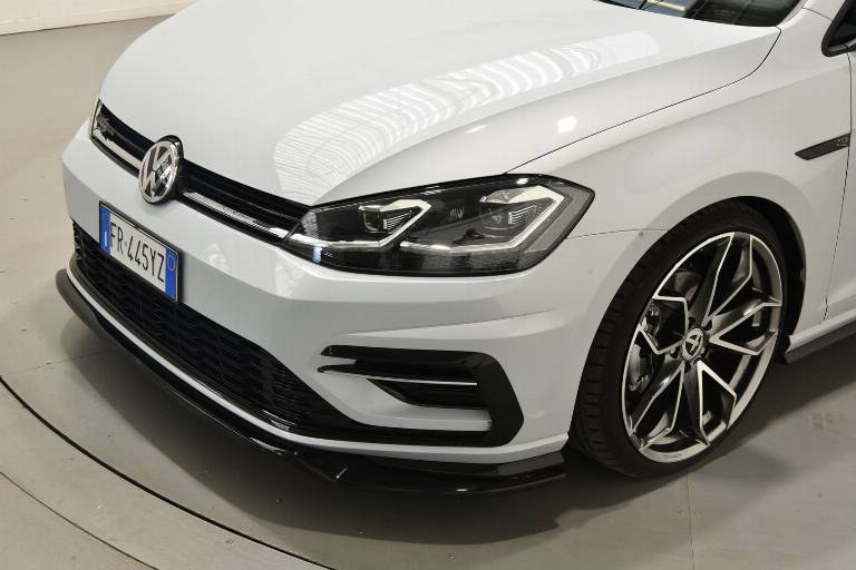 VOLKSWAGEN Golf 46