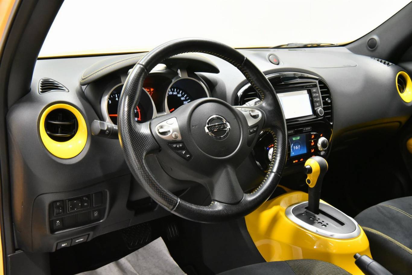 NISSAN Juke 3