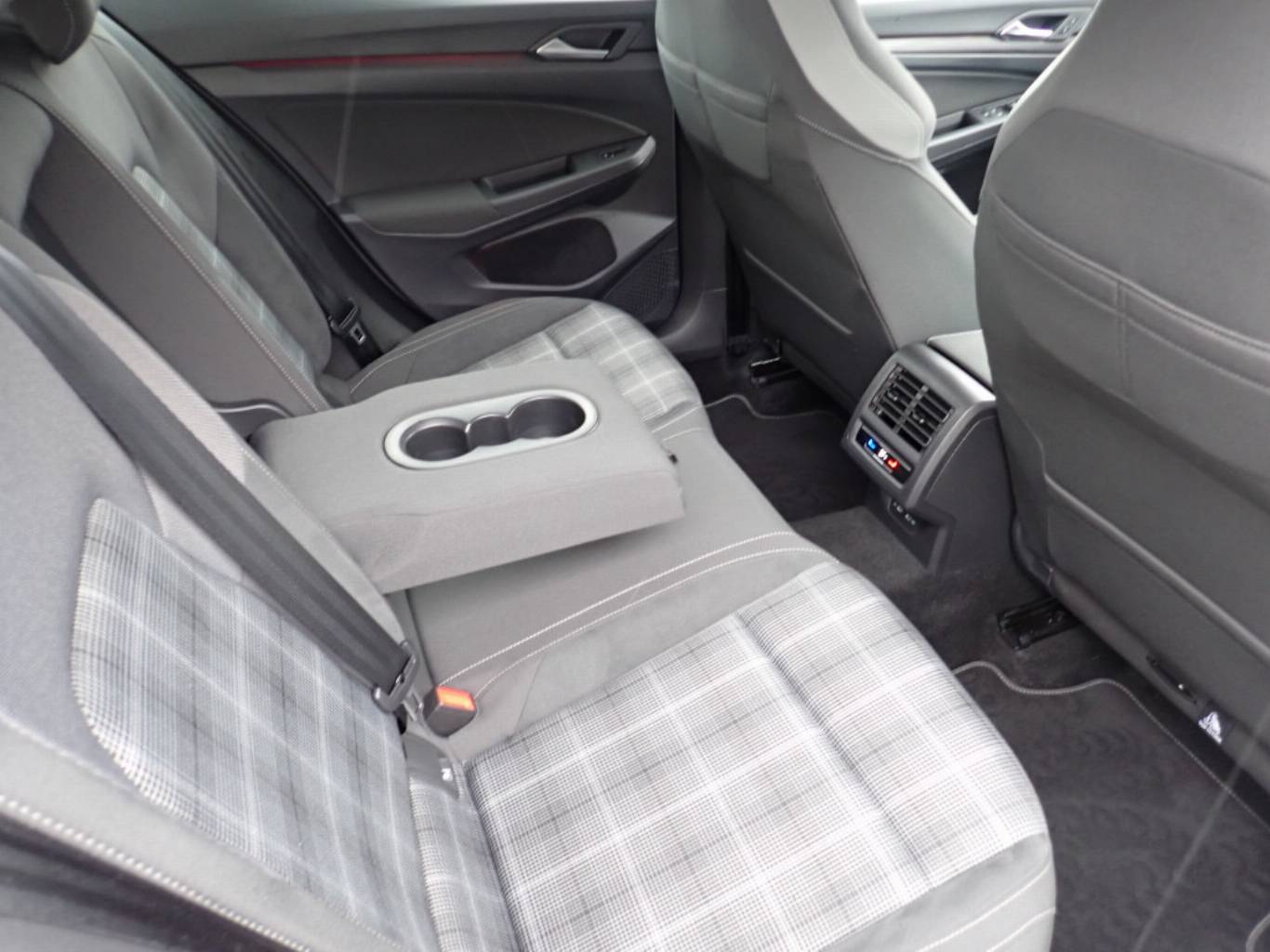 VOLKSWAGEN Golf 8ª serie 9