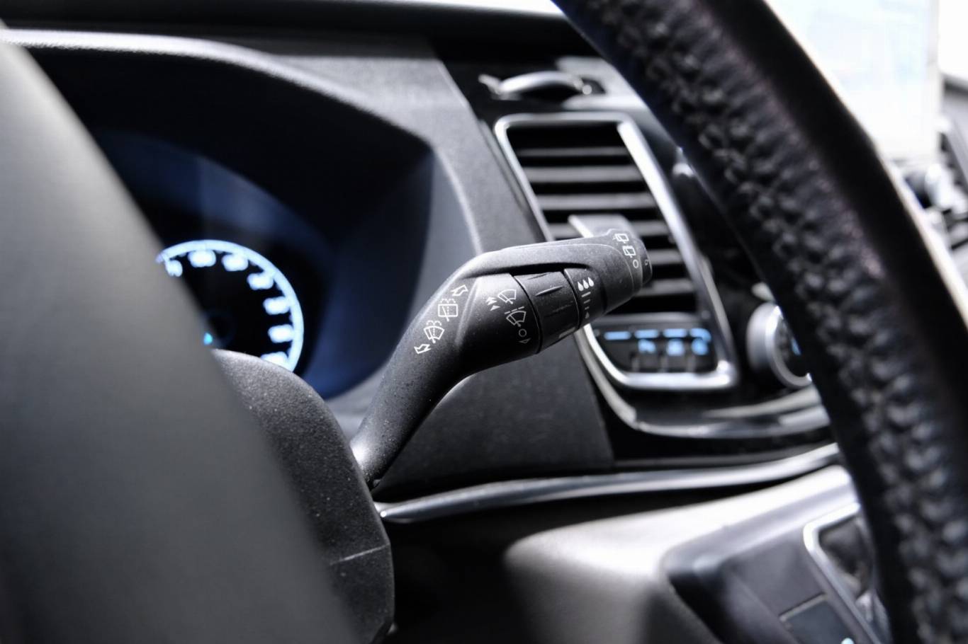 FORD Tourneo Custom 23