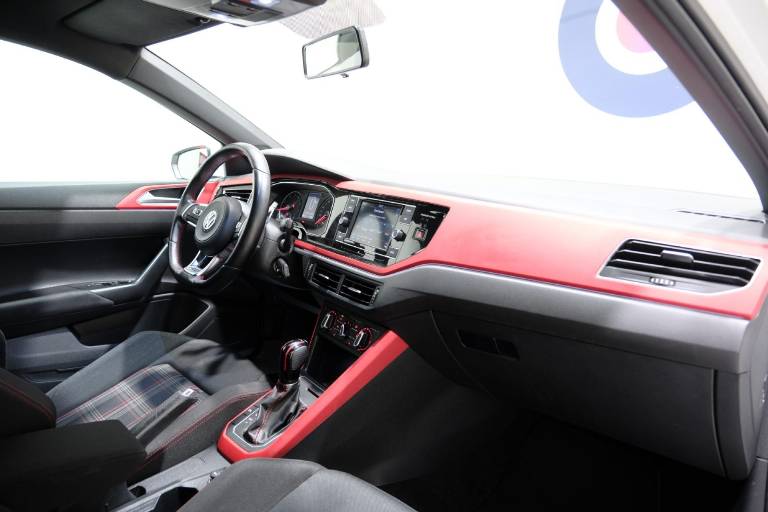 VOLKSWAGEN Polo GTI 44