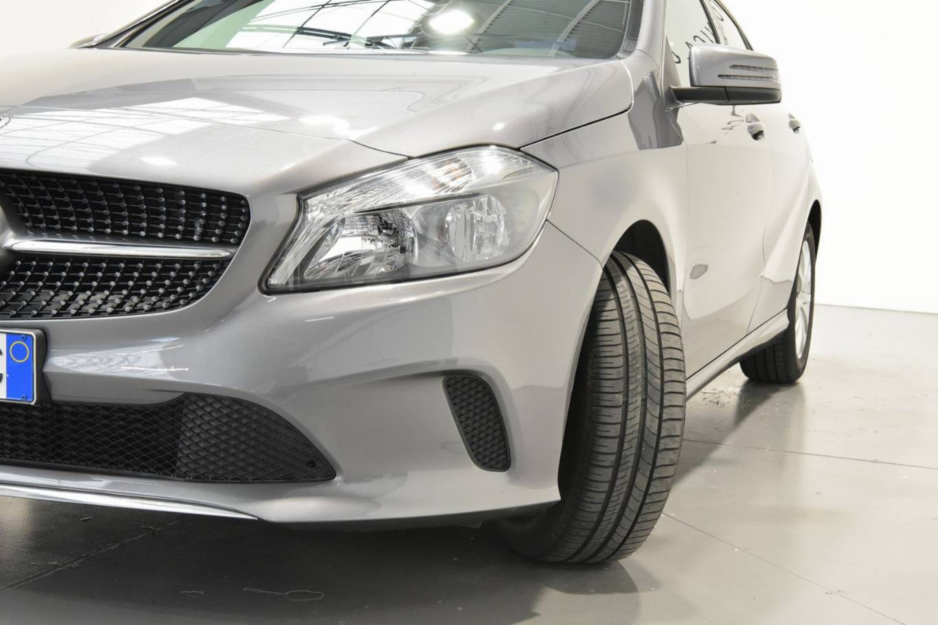 MERCEDES-BENZ A 160 57