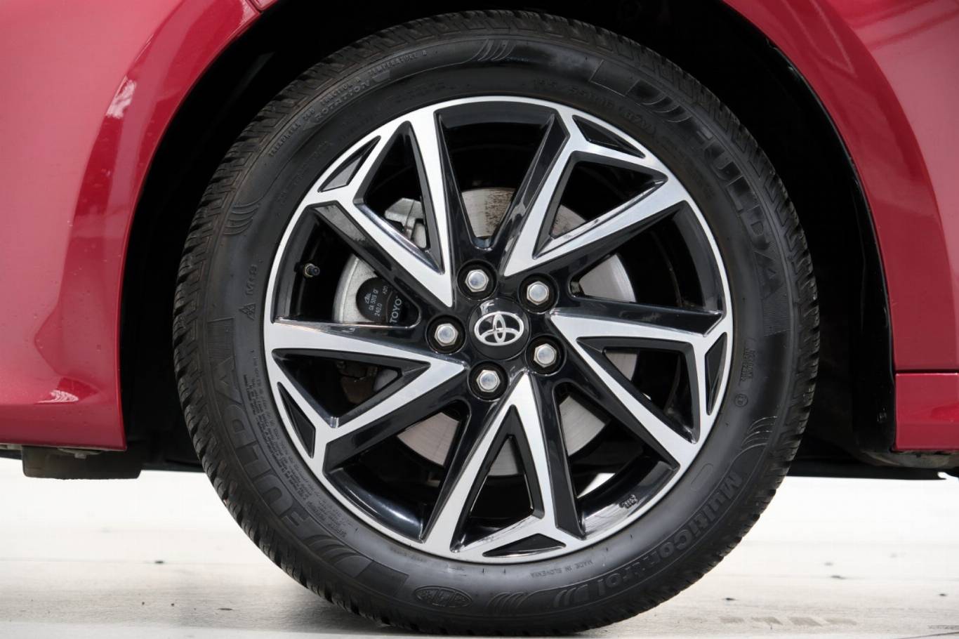 TOYOTA Yaris 14