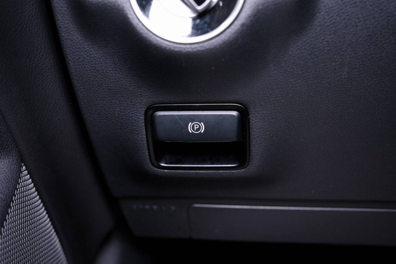 MERCEDES-BENZ CLA 220 28