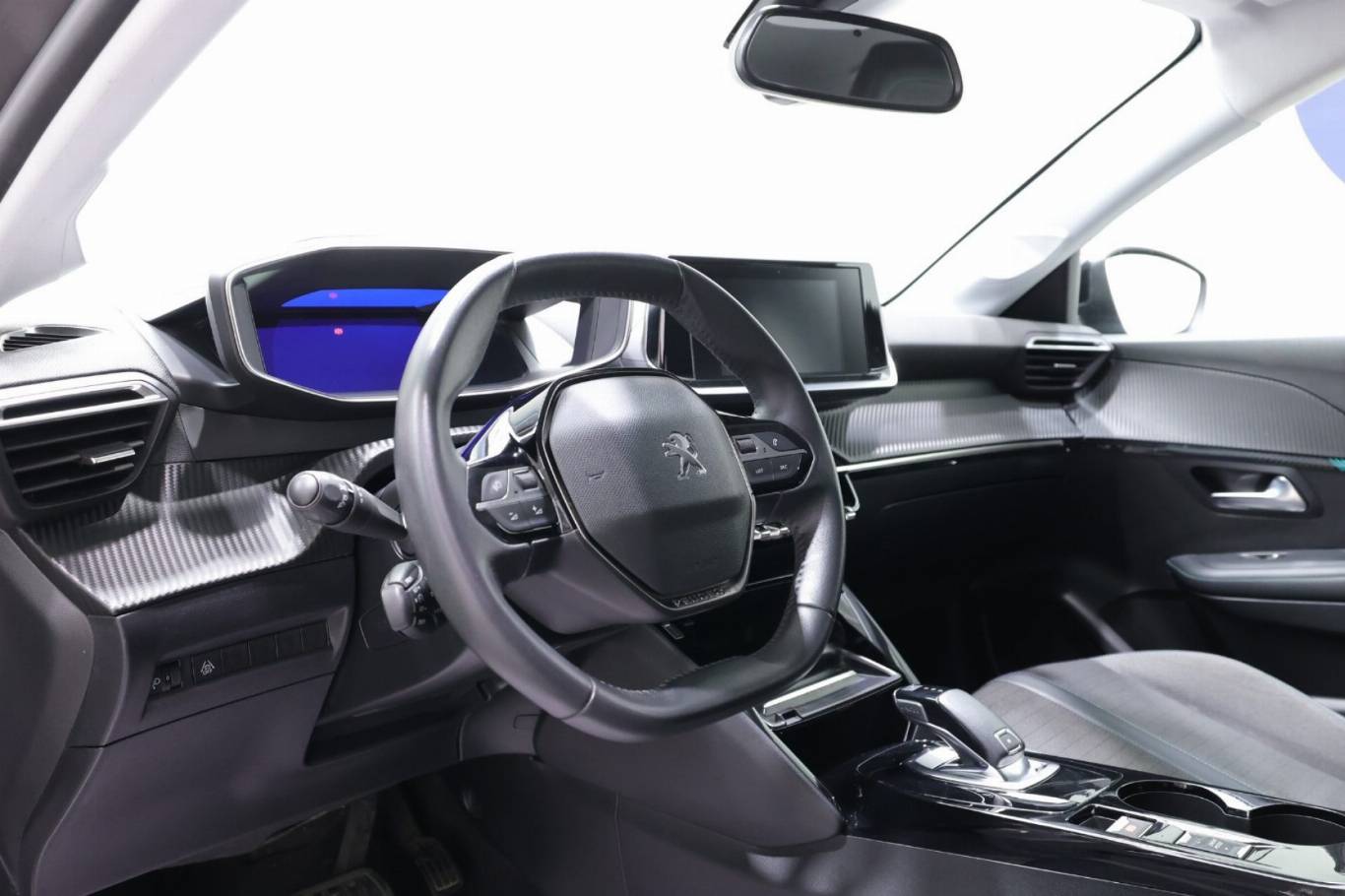 PEUGEOT 208 5
