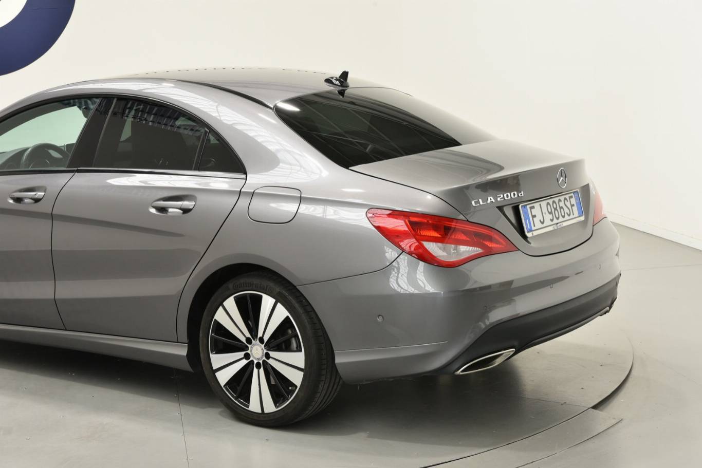 MERCEDES-BENZ CLA 200 32