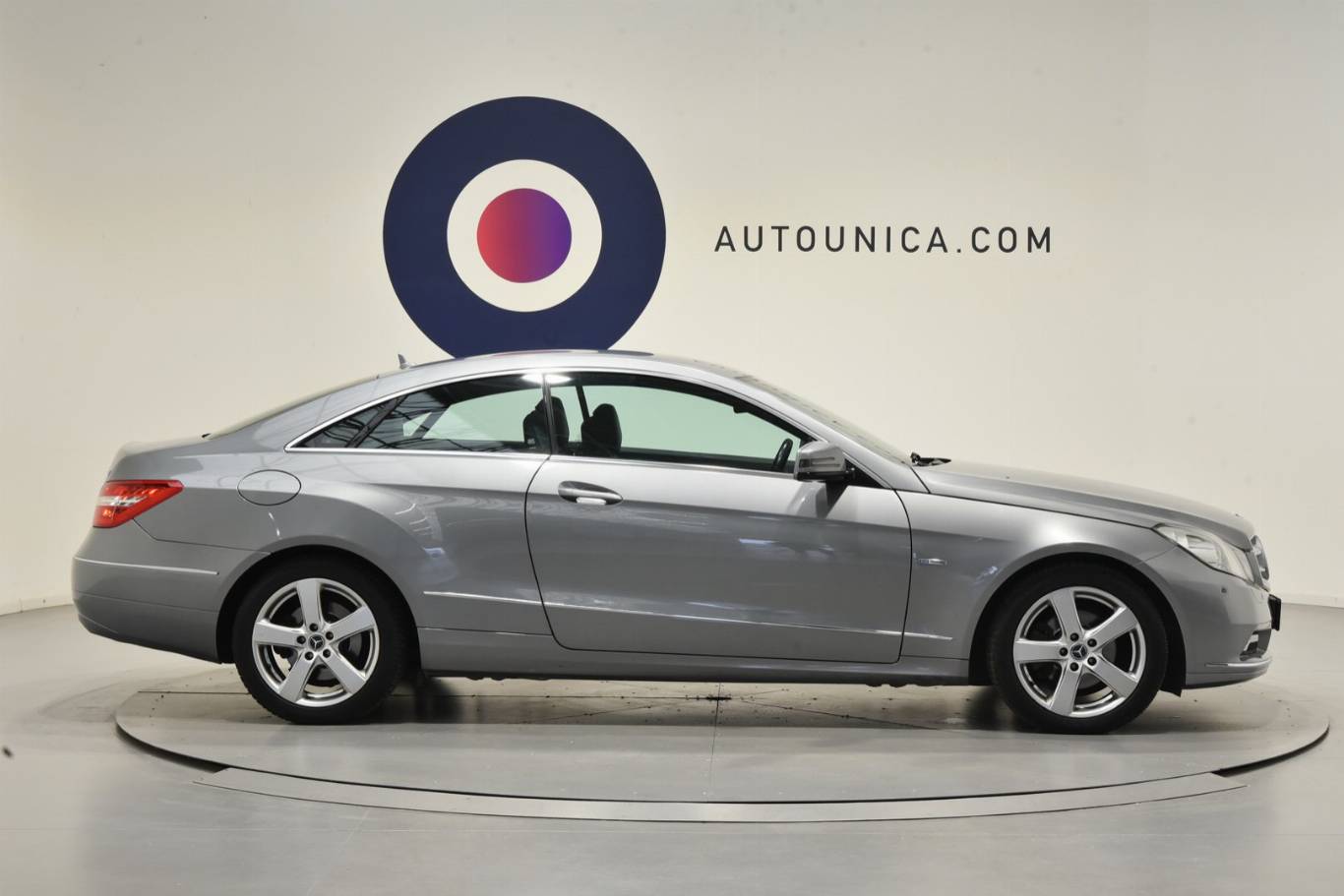 MERCEDES-BENZ E 220 29