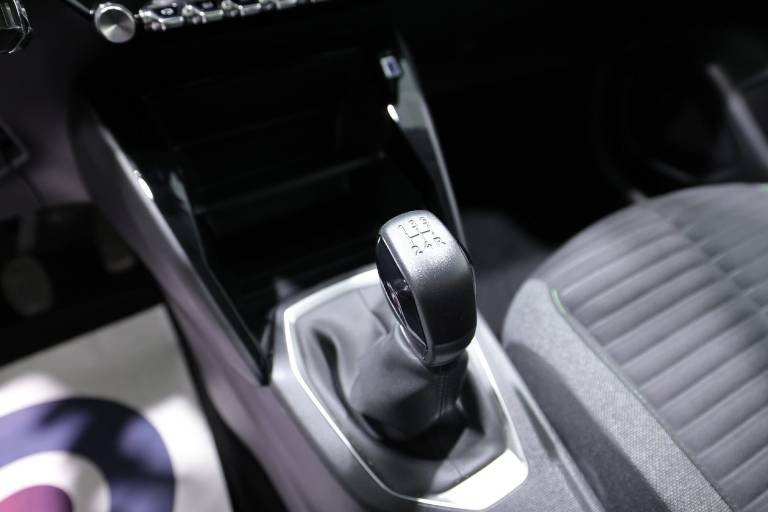 PEUGEOT 208 30