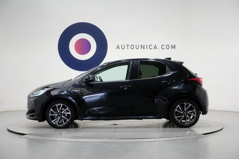 TOYOTA Yaris 17