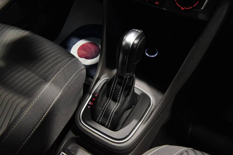 VOLKSWAGEN Polo 31