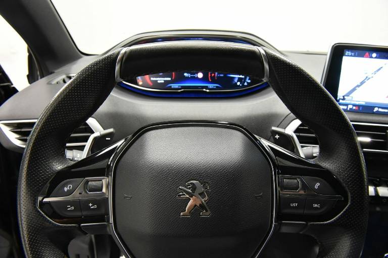 PEUGEOT 3008 9