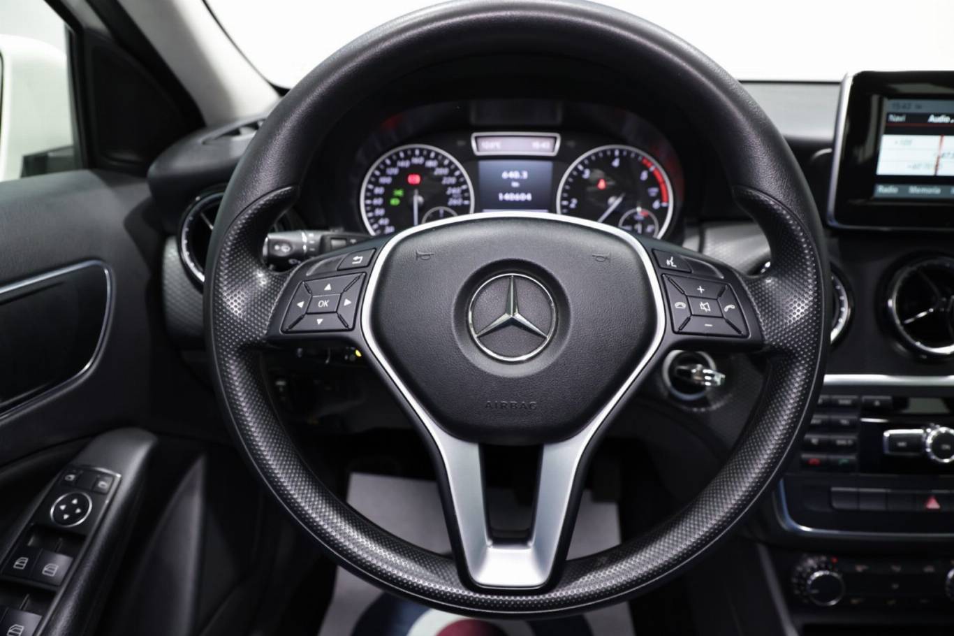 MERCEDES-BENZ A 180 7