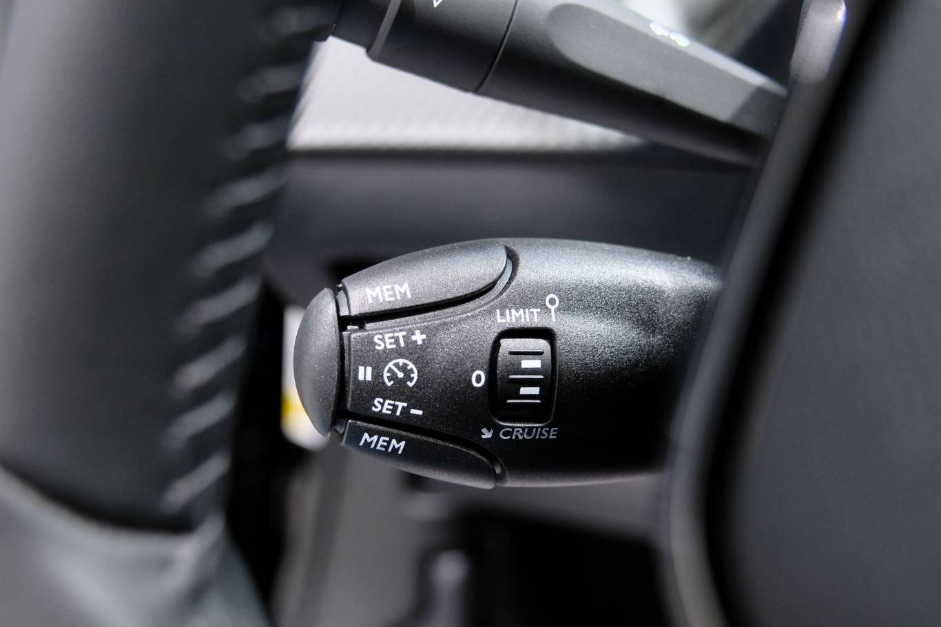 PEUGEOT 2008 30