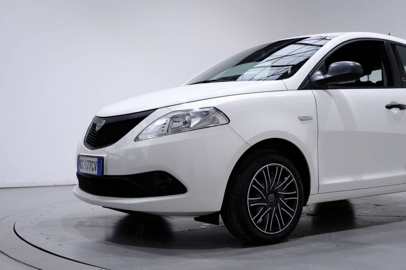 LANCIA Ypsilon 48