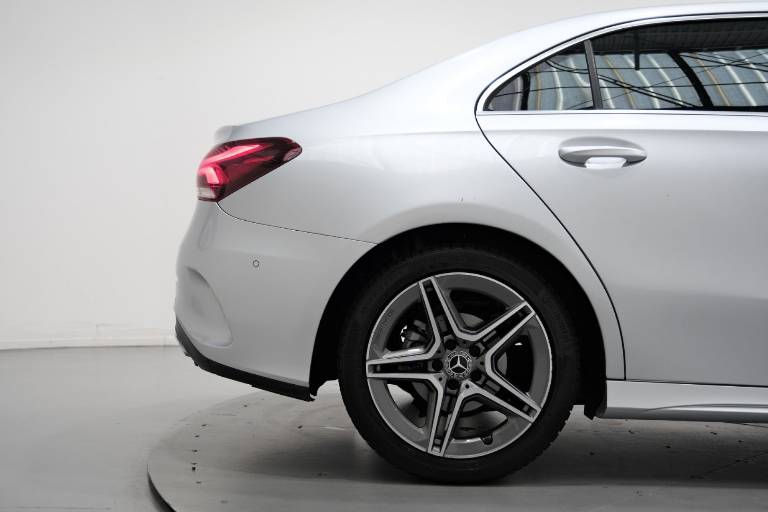 MERCEDES-BENZ A 180 54