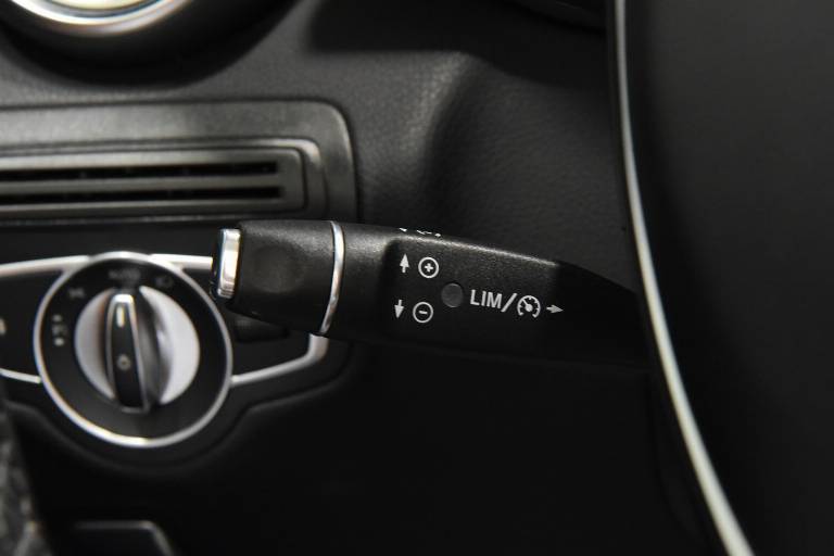 MERCEDES-BENZ C 220 27
