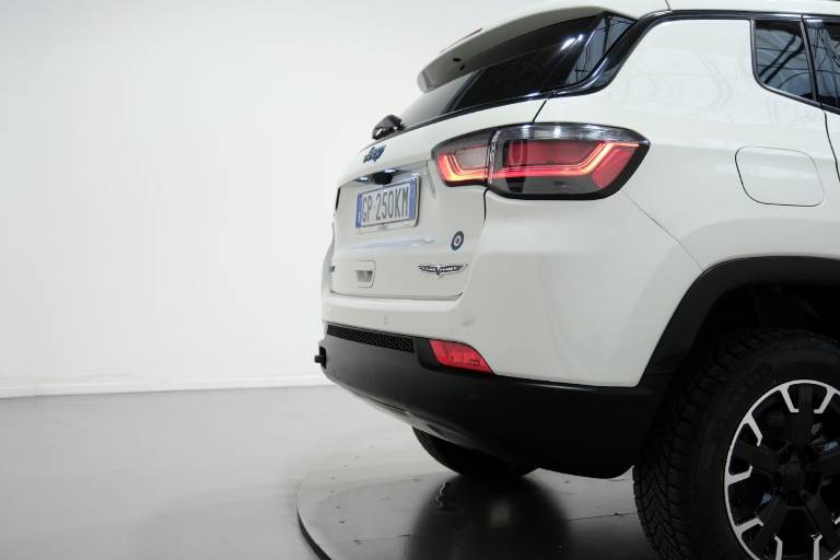JEEP Compass 61