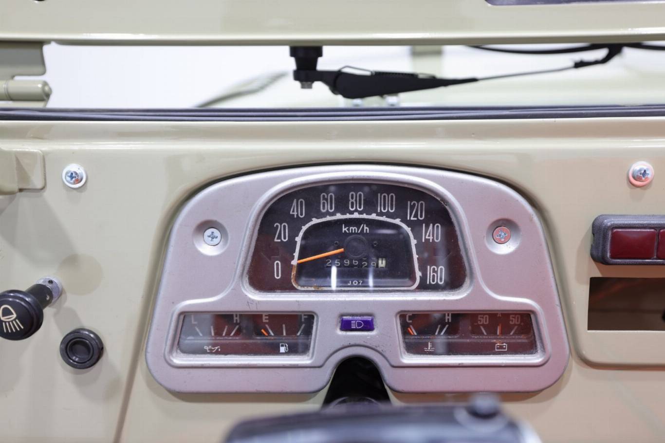 TOYOTA Land Cruiser 18