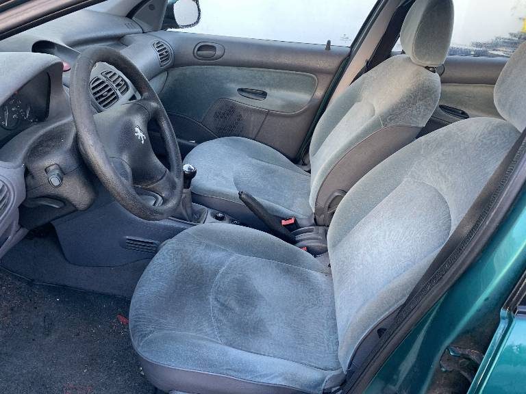 PEUGEOT 206 8
