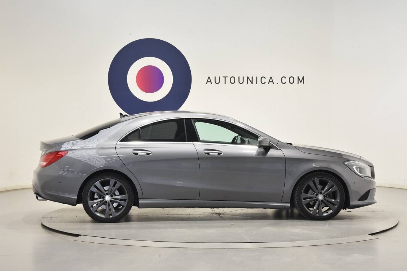 MERCEDES-BENZ CLA 200 11