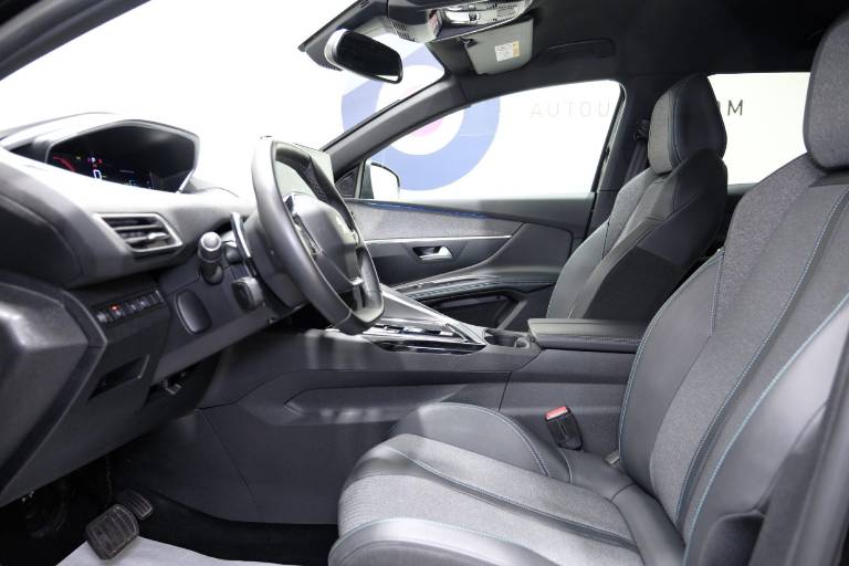 PEUGEOT 3008 19