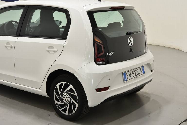 VOLKSWAGEN Up! 24