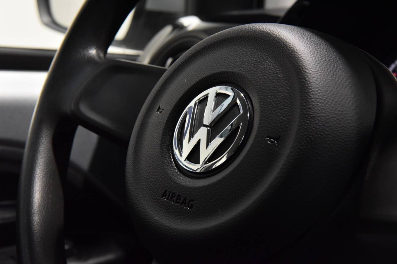 VOLKSWAGEN Up! 23